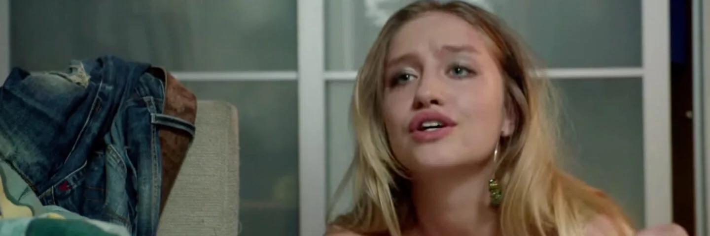 Кадр из 1 серии 1 сезона