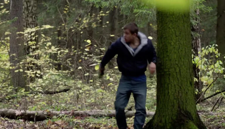 Момент из 3 серии 1 сезона